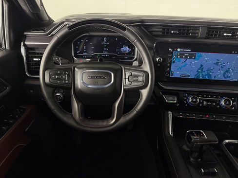 Used 2025 GMC Sierra 1500 Denali Ultimate image 13