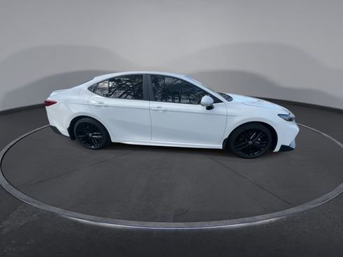 Used 2025 Toyota Camry SE image 17