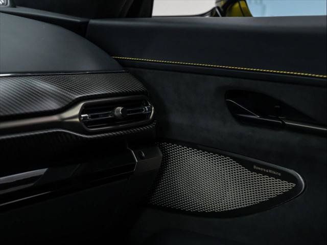 Used 2025 Aston Martin V8 Vantage Coupe RWD image 26
