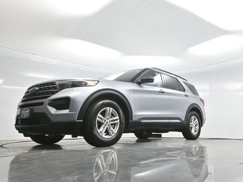 Used 2022 Ford Explorer XLT RWD image 49