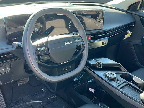 New 2025 Kia EV6 Light w/ Light LR Technology Package image 9