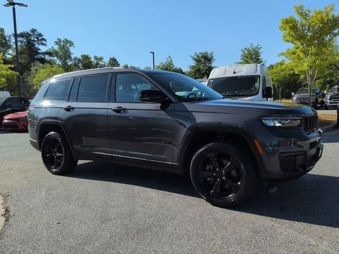 Certified 2023 Jeep Grand Cherokee L Laredo AWD/4WD image 2