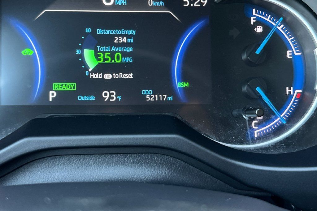 Certified 2025 Toyota RAV4 XLE AWD/4WD image 28
