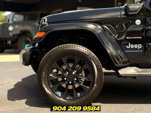 Used 2023 Jeep Wrangler Unlimited Sahara w/ Cold Weather Group AWD/4WD image 12