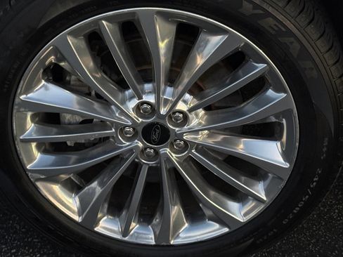 Used 2020 Ford Edge Titanium w/ Equipment Group 301A AWD/4WD image 11