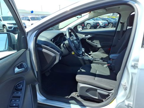 Used 2016 Ford Focus SE FWD image 10