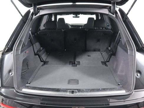 New 2025 Audi SQ7 Prestige image 30