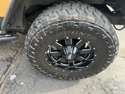 Used 2014 Jeep Wrangler Sport w/ Black Appearance Group image 16