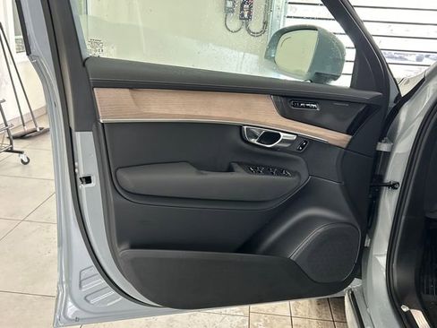 Used 2026 Volvo XC90 B6 Plus w/ Protection Package Premier image 9