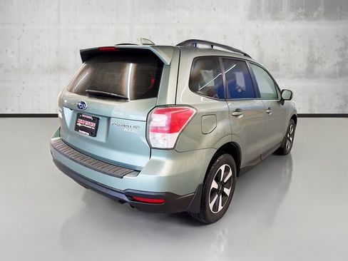 Used 2017 Subaru Forester 2.5i Premium w/ All-Weather Package image 5