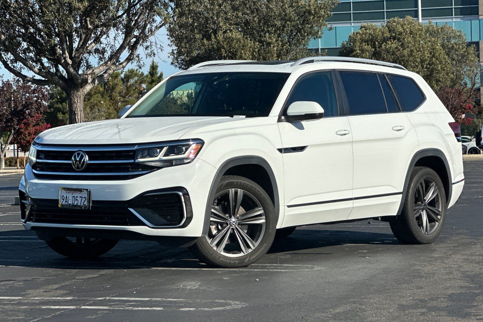 Used 2022 Volkswagen Atlas SEL R-Line AWD/4WD image 8