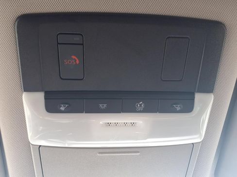 Used 2025 Nissan Rogue SV AWD/4WD image 11