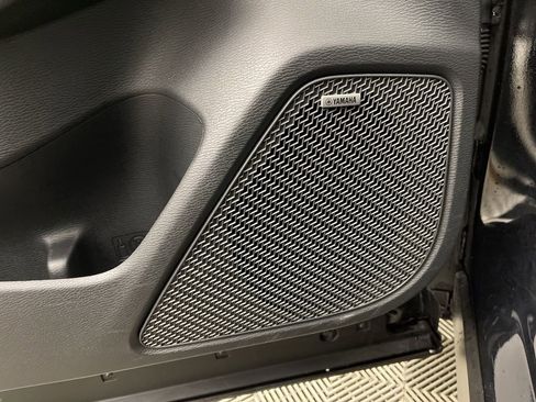 Used 2025 Mitsubishi Outlander SE image 21