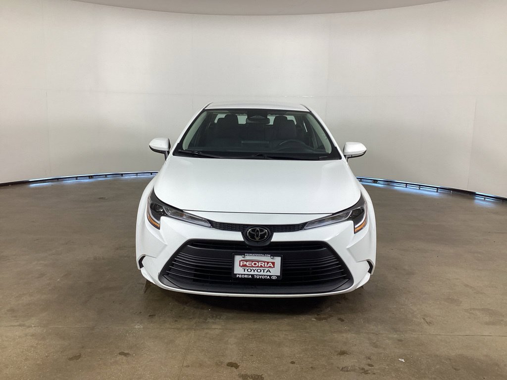 Used 2025 Toyota Corolla LE FWD image 2