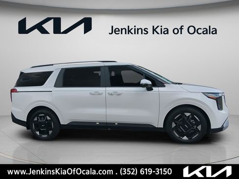 New 2026 Kia Carnival EX FWD image 3