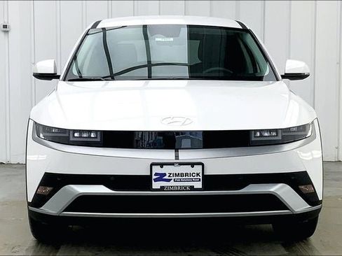 Used 2025 Hyundai Ioniq 5 SE image 3