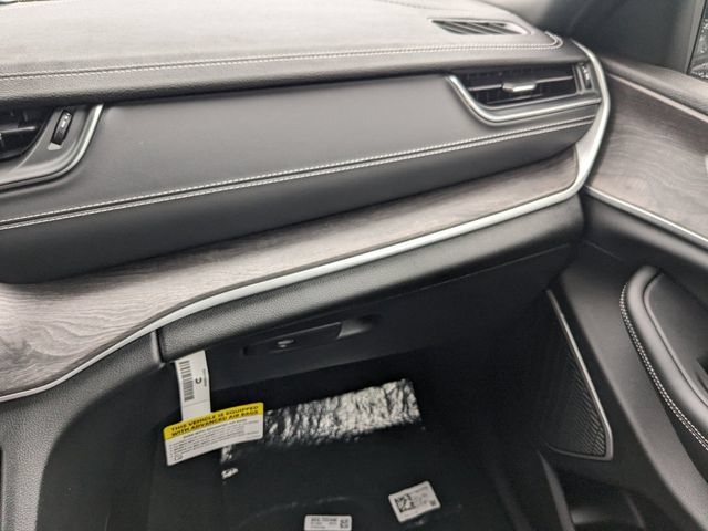 New 2024 Jeep Grand Cherokee Limited 4xe AWD/4WD image 17
