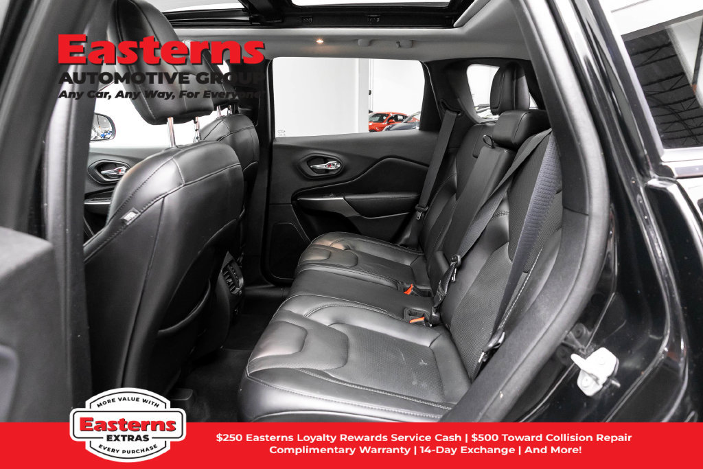 Used 2021 Jeep Cherokee Limited w/ Mopar Interior Package AWD/4WD image 24
