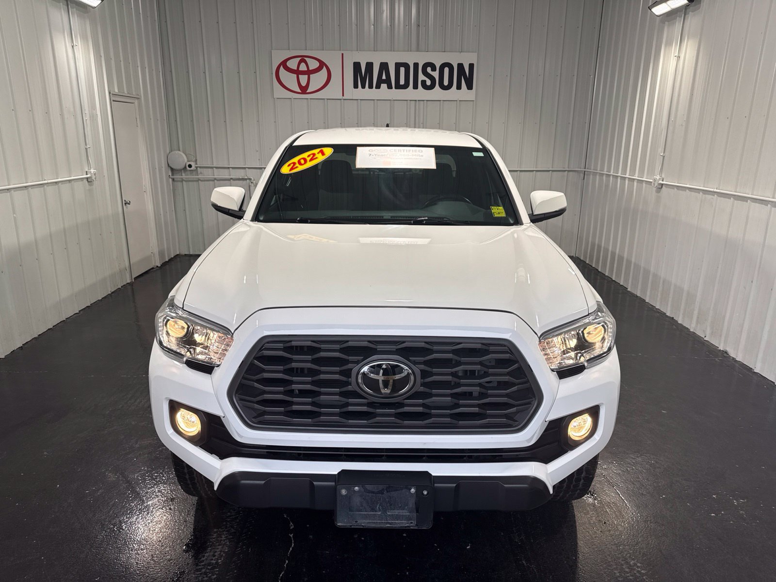 Used 2021 Toyota Tacoma TRD Off-Road w/ Blackout Package (TMS) AWD/4WD image 7