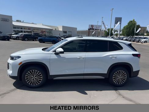 New 2025 Volkswagen Tiguan S image 8