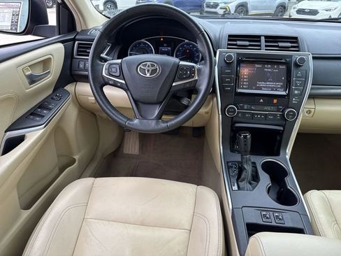 Used 2015 Toyota Camry XLE w/ Moonroof Package image 10