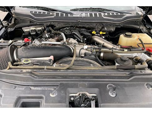 Used 2017 Ford F350 Lariat w/ Chrome Package image 11