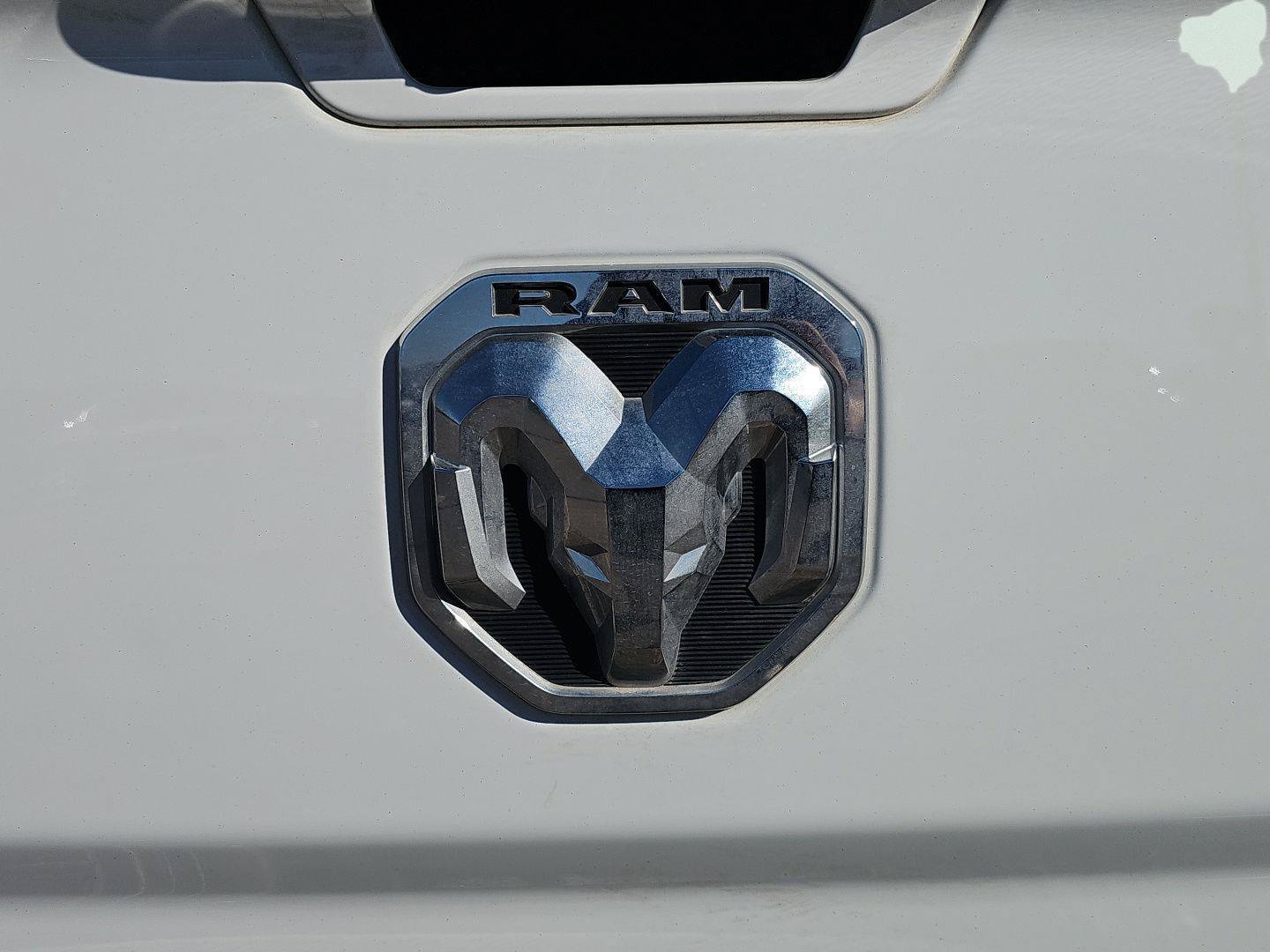 Used 2024 RAM 3500 Laramie AWD/4WD image 32