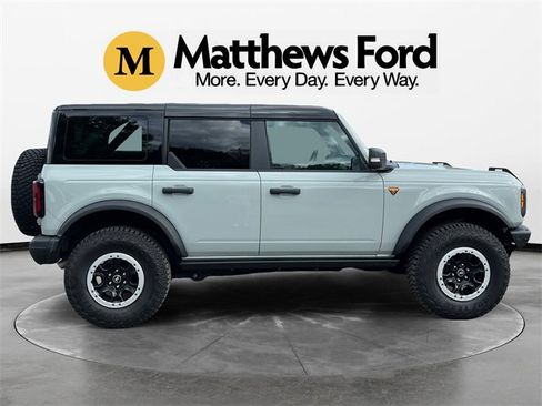 Used 2024 Ford Bronco Badlands image 6