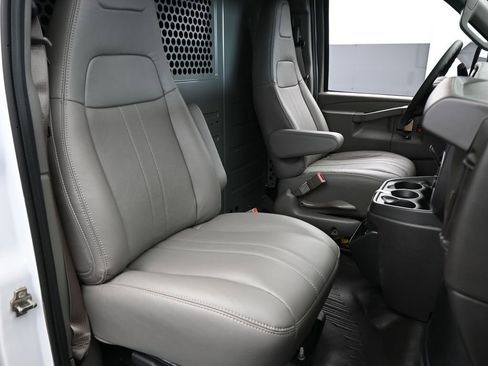 New 2025 Chevrolet Express 3500 Extended w/ Driver Convenience Package image 39