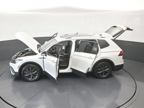 Used 2023 Volkswagen Tiguan SE FWD image 66