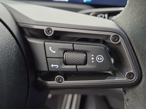 Used 2025 Porsche Taycan 4 image 18