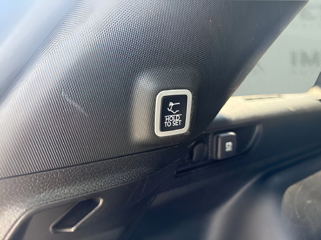 Used 2025 Jeep Grand Cherokee Limited AWD/4WD image 20