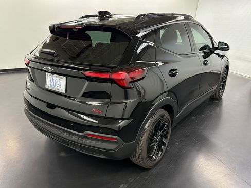 Used 2027 Chevrolet Bolt RS w/ Technology Package FWD image 9