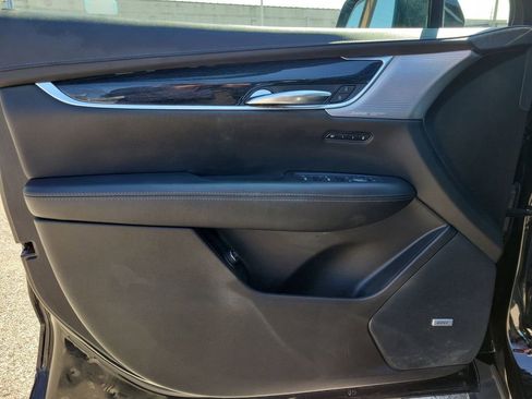 Used 2020 Cadillac XT5 Premium Luxury AWD/4WD image 17