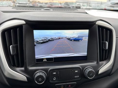 Used 2024 GMC Terrain SLT w/ LPO, Floor Liner Package image 23