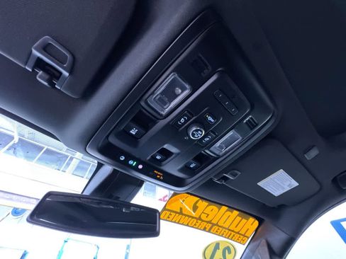 Used 2021 Chevrolet Tahoe LT w/ LT Signature Package AWD/4WD image 33