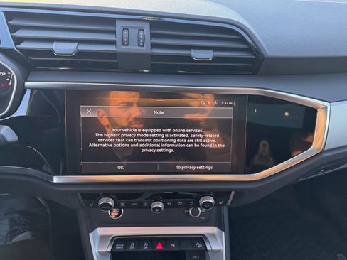 Used 2025 Audi Q3 2.0T Premium w/ Convenience Package image 17