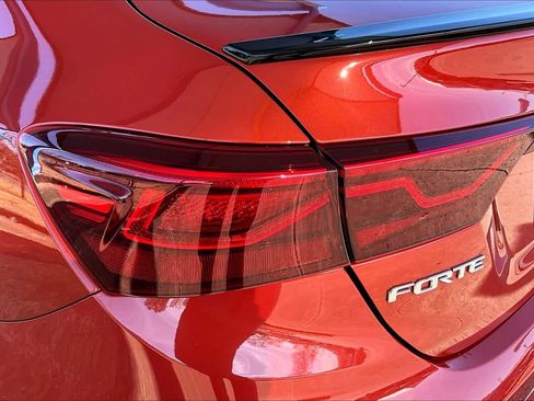 Used 2021 Kia Forte GT-Line image 28