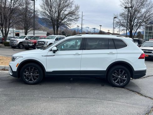 Used 2024 Volkswagen Tiguan SE AWD/4WD image 12