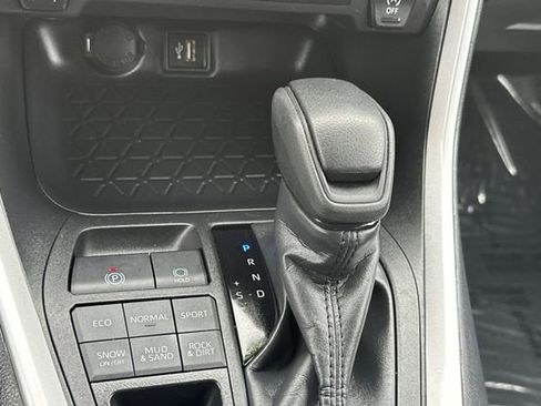 Certified 2025 Toyota RAV4 XLE image 27