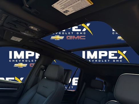 Used 2021 GMC Yukon Denali w/ LPO, Illumination Package AWD/4WD image 8