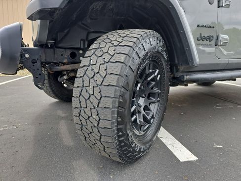 Used 2020 Jeep Wrangler Unlimited Sahara AWD/4WD image 32