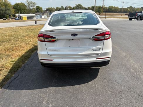 Used 2019 Ford Fusion Titanium image 3