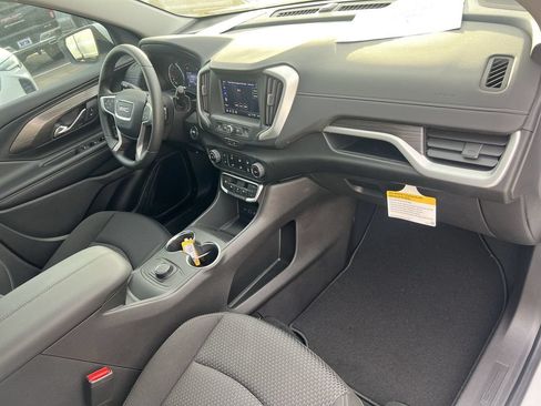 Used 2024 GMC Terrain SLE FWD image 27