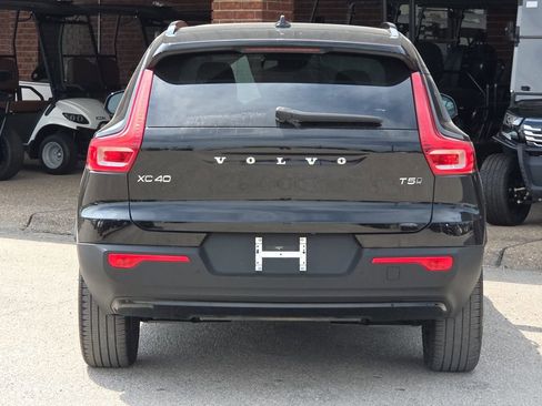 Used 2021 Volvo XC40 T5 R-Design w/ Advanced Package image 7