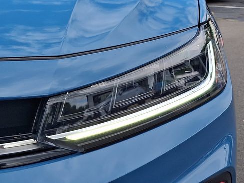 Used 2025 Volkswagen Jetta GLI Autobahn FWD image 30