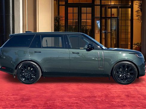 New 2026 Land Rover Range Rover Long Wheelbase SE image 9