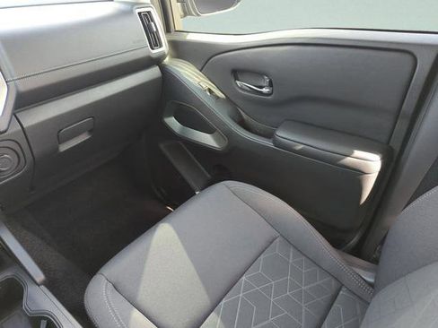 Certified 2025 Nissan Frontier SV RWD image 26