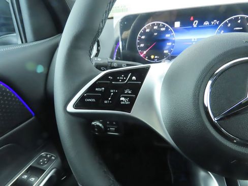 Certified 2025 Mercedes-Benz GLB 250 image 11