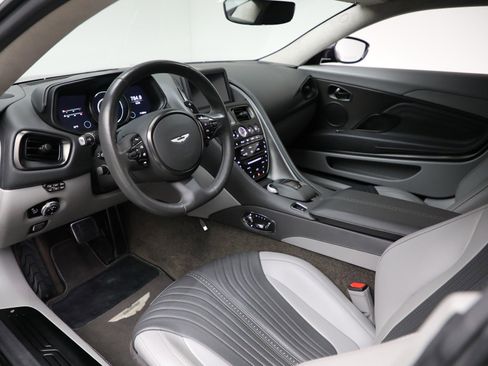 Used 2019 Aston Martin DB11 Coupe image 15